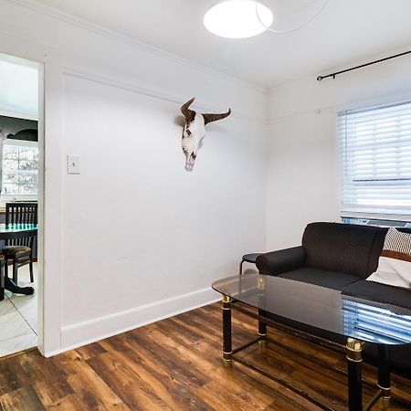Lafayette At Your Doorstep, Private Rm Luaran gambar