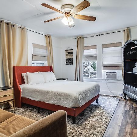 Lafayette At Your Doorstep, Private Rm Luaran gambar