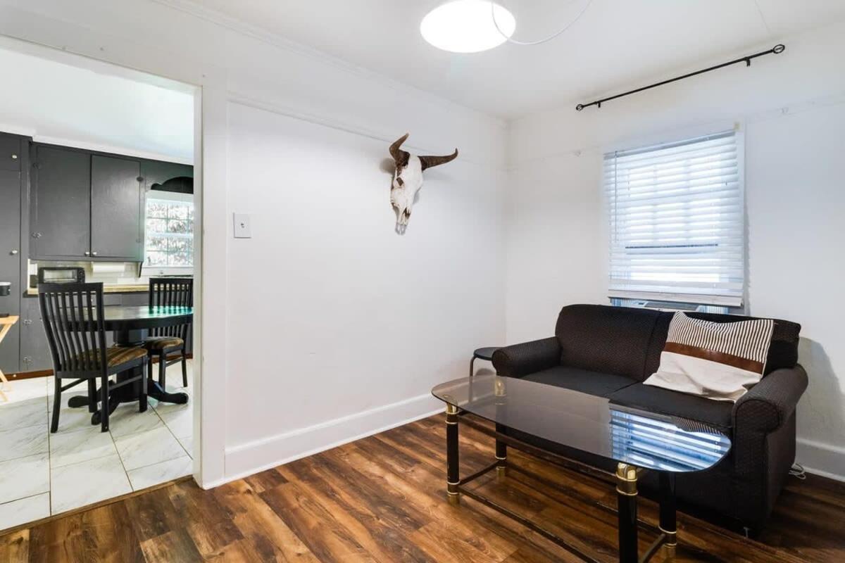 Lafayette At Your Doorstep, Private Rm Luaran gambar